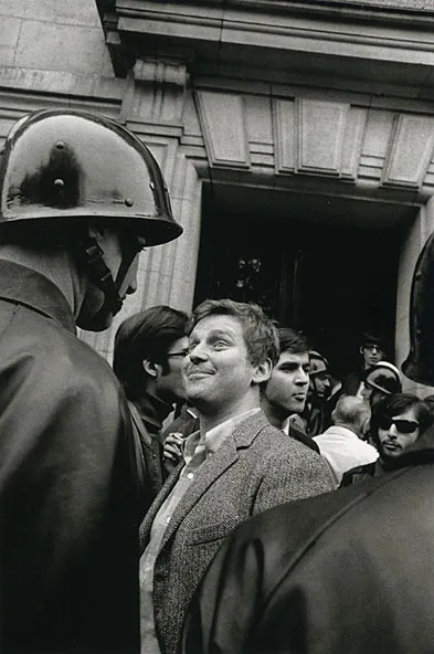 Barricades Mai 68 — Gilles Caron